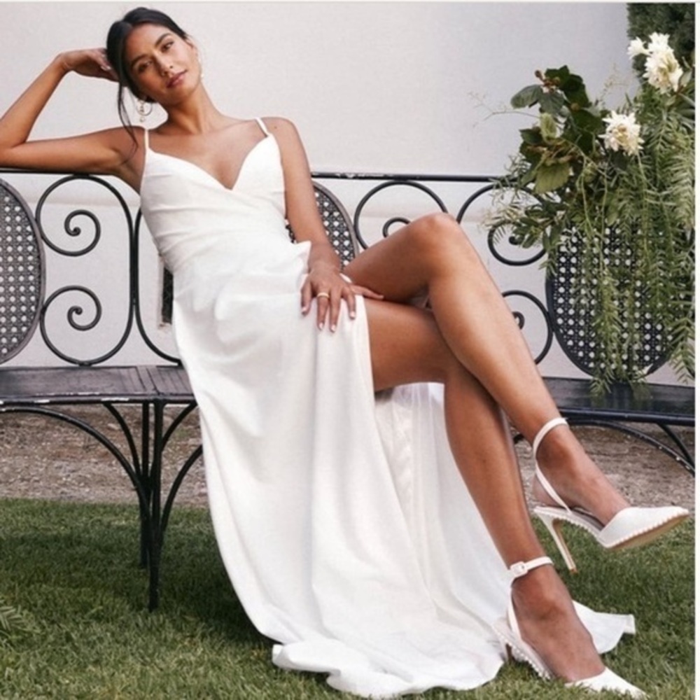 NWT Lulu’s Choose Your Love White Surplice Sleeveless Maxi Wedding Dress Size 6